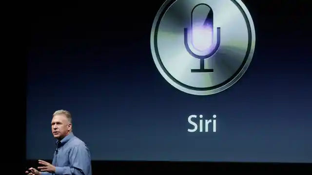 Apple’s Phil Schiller talks about Siri. 