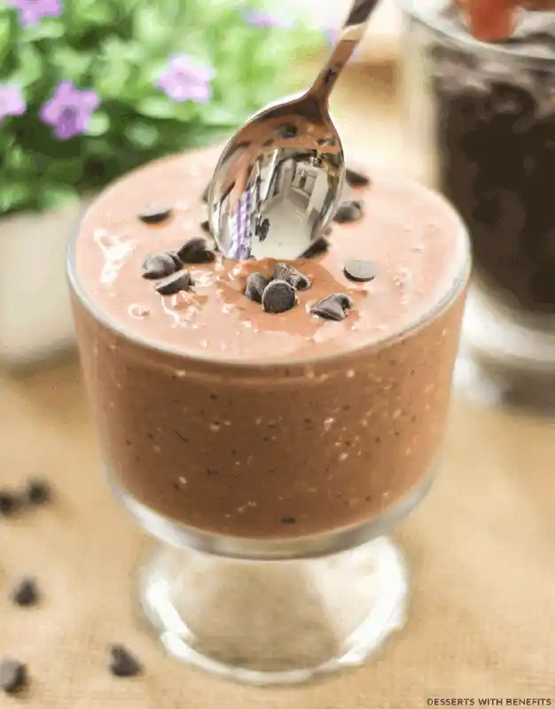 The first bite gives you the taste of the dessert, the second satisfies you, and the third seals the deal. (GIF Courtesy: <a href="http://www.notey.com/blogs/healthy-chocolate-peanut-butter-dessert">notey.com</a>)
