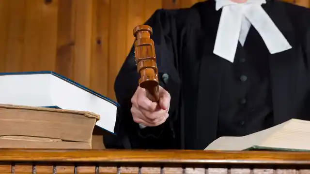 Is bureaucracy adding to the burden of the judiciary by filing cases, without consulting the Law Ministry? (Photo: iStock)
