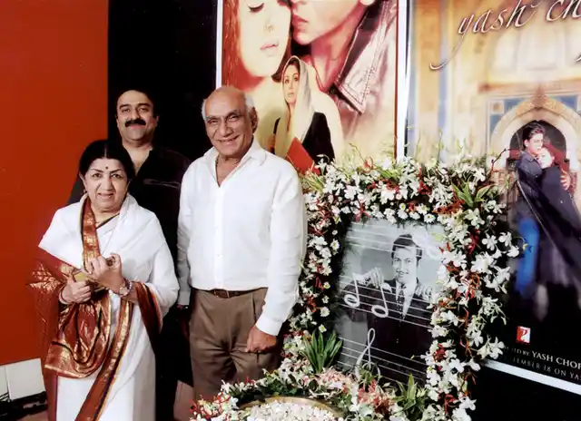 Sanjeev Kohli with Lata Mangeshkar and Yash Chopra as they pay a tribute to Madan Mohan (Photo courtesy: Sanjeev Kohli)