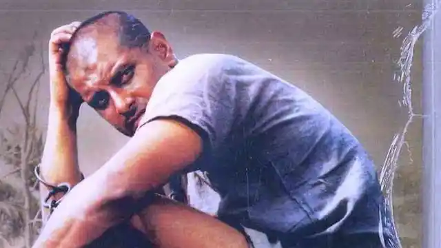 A still from Sethu (1999). Vikram plays an ‘intense’ boy who falls in love with a Brahmin girl. He stalks her, molests her and beats her up. Vikram’s character ‘Chiyaan’ has a cult following now. (Photo: Amazon.in)