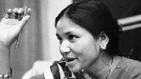 Phoolan Devi was charged with 48 crimes, including 30 charges of dacoity (banditry) and kidnapping and remained in prison for 11 years. (Photo Courtesy: Twitter/<a href="https://twitter.com/search?f=images&vertical=default&q=phoolan%20devi&src=typd'">@Venecia</a>)