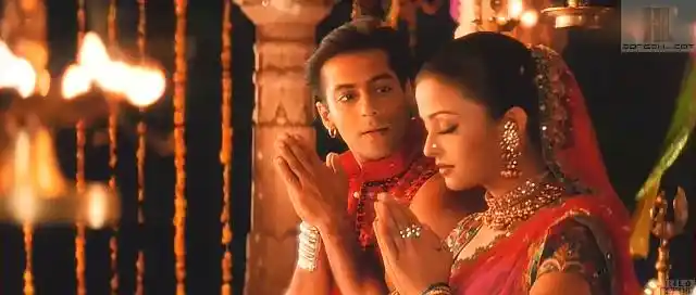 Aishwarya Rai with Salman Khan in a still from <i>Hum Dil De Chuke Sanam</i>.