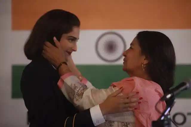 Sonam Kapoor and Shabana Azmi in a scene from <i>Neerja </i>(2016)<i>. </i>