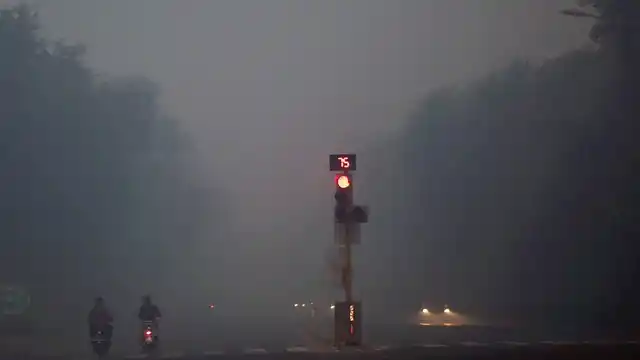 Smog covers Delhi. Image used for representational purpose. (Photo: PTI)