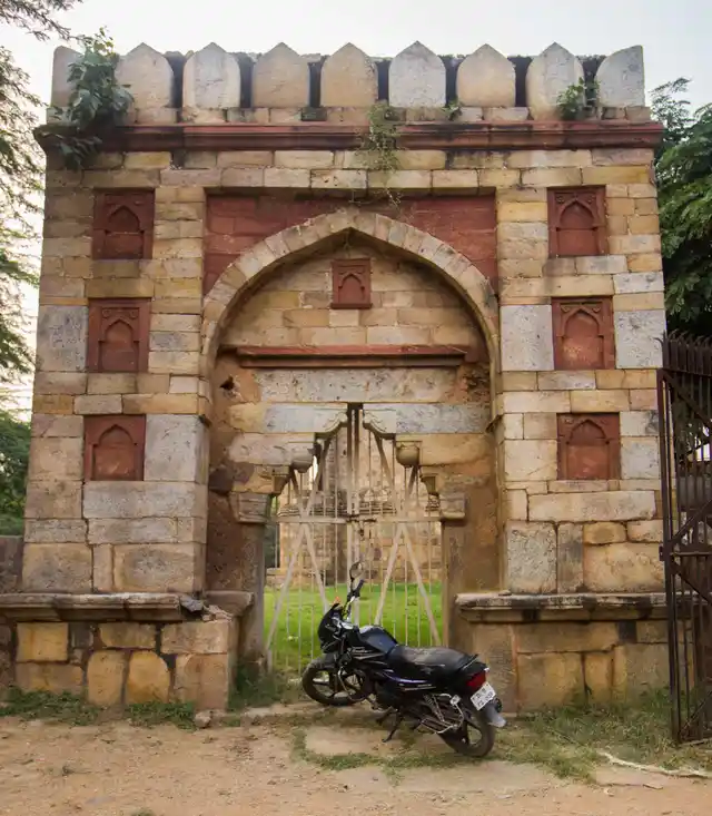 The motorcycle, however, didn’t belong to the Mughals. (Photo: Abhilash Mallick/<b>The Quint)</b>