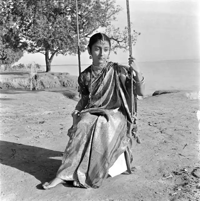 Aparna Sen in Satyajit Ray’s <i>Teen Kanya</i>.