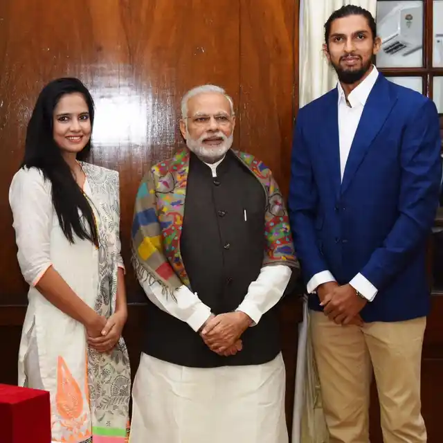 Pratima and Ishant with PM Modi (Photo Courtesy: Facebook/<a href="https://www.facebook.com/photo.php?fbid=10154537862721075&set=t.635846074&type=3&theater">Pratima Singh</a>)