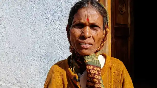 Hosna Bibi has never had a bank account. When the crisis struck, she requested almost everybody she knew to ‘convert’ her money. (Photo: Parul Agrawal/<b>The Quint</b>)