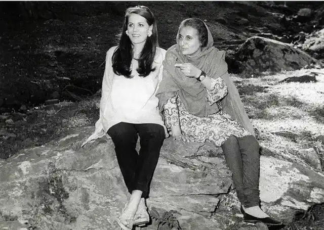 A rare photo of Sonia Gandhi with Indira Gandhi.
