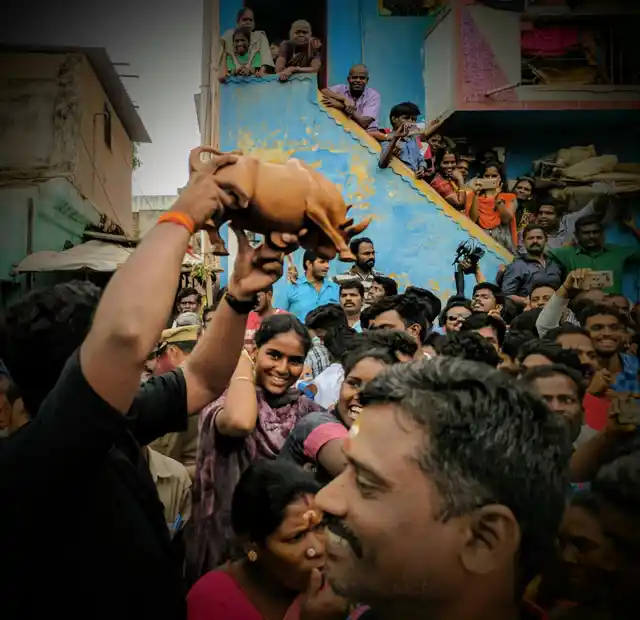 Latha, in the midst of the protestors, in Alanganallur. (Photo: Vikram Venkateswaran)
