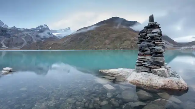 Glacier lakes bursting are one common cause of flooding in Nepal. (Photo: iStock)