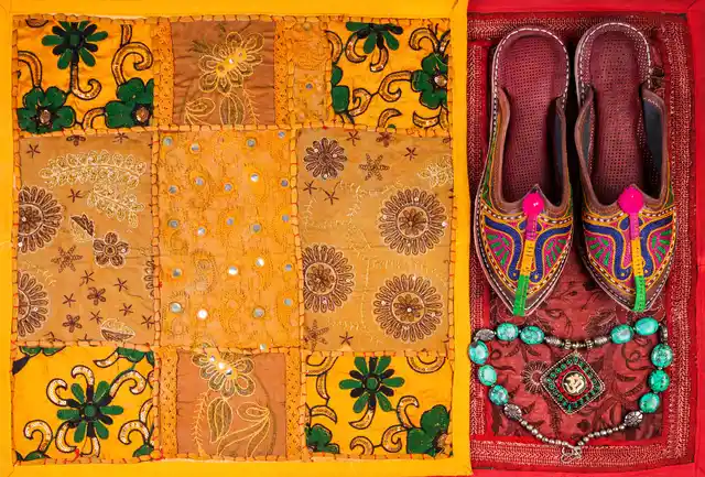 It’s hard to not indulge in a shopping extravaganza with all the ethnic stuff Jaipur has to offer (Photo: iStock)