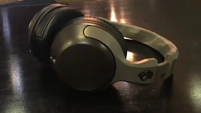Skullcandy Hesh 2 Wireless headphone.