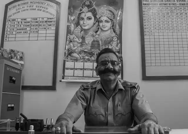Jagbir Singh, STO, Sarita Vihar, says, “We owe our lives to our mother nation. If we sacrifice
our lives while saving other lives, what is better than that? But nothing will happen to us, we
are fireproof.” (Photo courtesy: Sameer Khan)