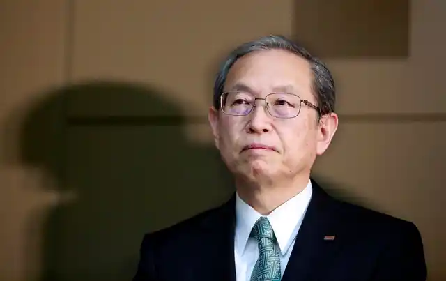 Toshiba President Satoshi Tsunakawa at a press conference at the company’s headquarters in Tokyo. Toshiba’s chairman resigned over losses in its nuclear business. (Photo: AP)