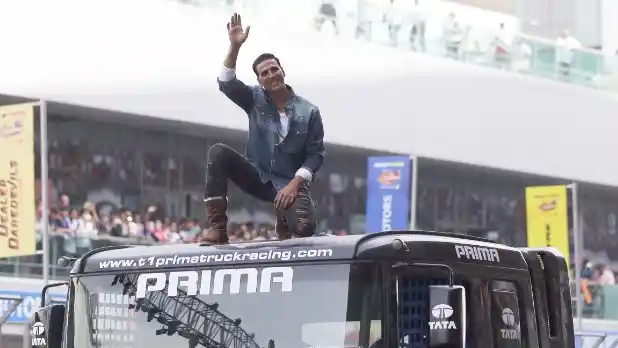 Akshay Kumar at T1 Prima Truck Racing (Photo: <b>The Quint</b>)
