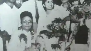 VD Savarkar (seated) with Lata Mangeshkar. (Photo Courtesy: <a href="http://www.savarkar.org/en/gallery">Savarkar.org</a>)