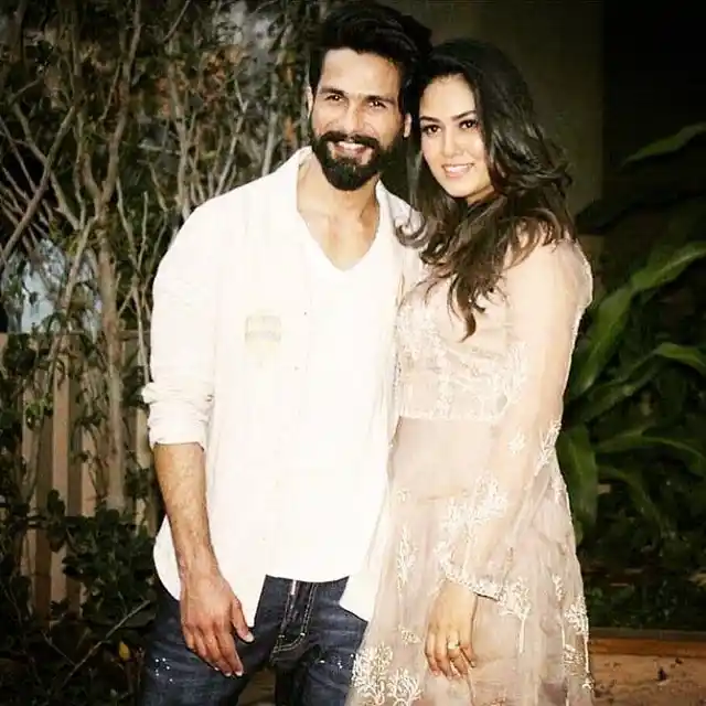 Shahid and Mira are proud of their arranged marriage. (Photo courtesy: <a href="https://www.facebook.com/photo.php?fbid=426359131037278&set=a.300023197004206.1073741828.100009895844202&type=3&theater">Facebook/ mirarajputkapoor</a>)