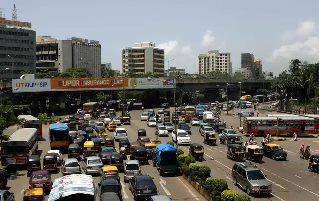 The Centre kept 41 toll booths on highways shut for 21 days after demonetization. (Photo: Reuters)