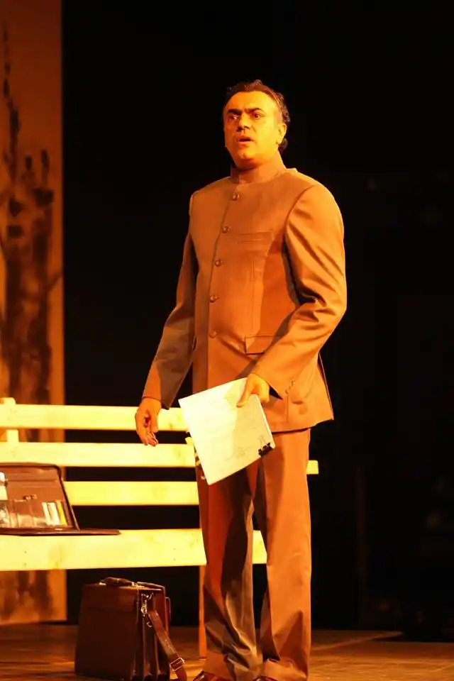 Rajit Kapur turns in a superlative performance. <a href="https://www.facebook.com/pg/MotleyTheater/photos/?ref=page_internal">(Photo courtesy: Facebook/ Motley)</a>