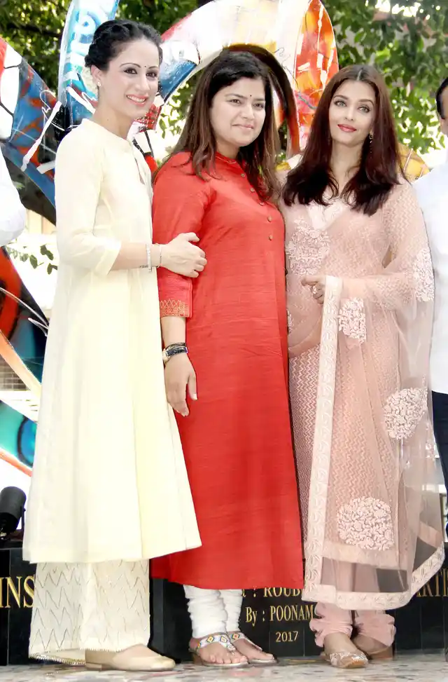 Aishwarya Rai inaugurates <i>The Paradise Garden</i>. (Photo: Yogen Shah)