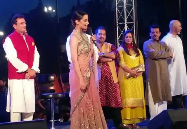 Kangana Ranaut addresses the media at the launch, looking ravishing in a Sabyasachi. (Photo courtesy: <a href="https://twitter.com/qangana/status/860295622187819009">Twitter/ @qangana</a>)
