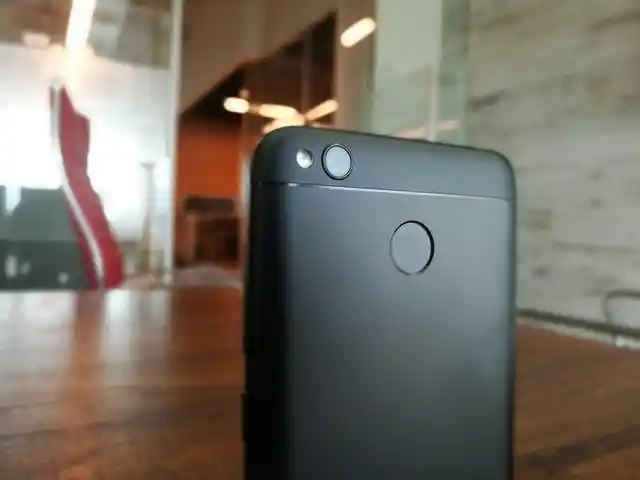 13-megapixel camera at the back. (Photo: <b>The Quint</b>)