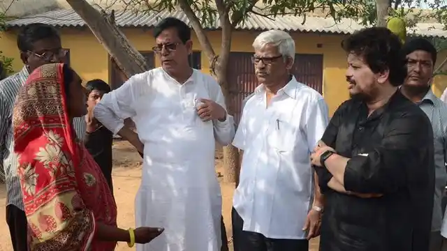 Ritabrata Banerjee (right) with Politburo member and Lok Sabha MP Md Salim (second from left). (Photo Courtesy: Facebook/ <a href="https://www.facebook.com/photo.php?fbid=1093898337324673&set=pb.100001135521535.-2207520000.1497252164.&type=3&theater">Ritabrata Banerjee</a>)
