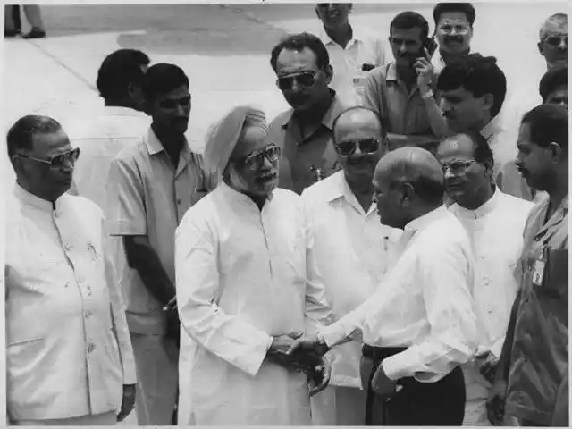 In 1991, the then Finance Minister Dr Manmohan Singh shaking hands with former Prime Minister of India, PV Narasimha Rao.