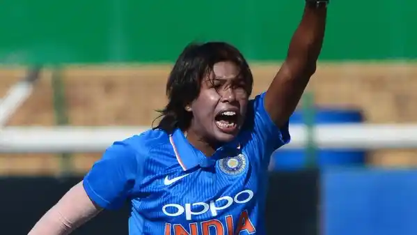 Jhulan Goswami appeals for a wicket.