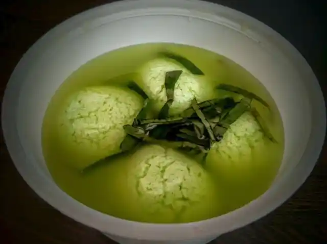 The chef’s bestseller Gundi paan rasgullas. 