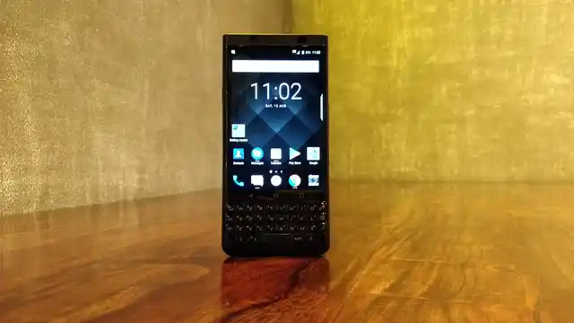 The BlackBerry KEYone comes with android Nougat 7.1.1