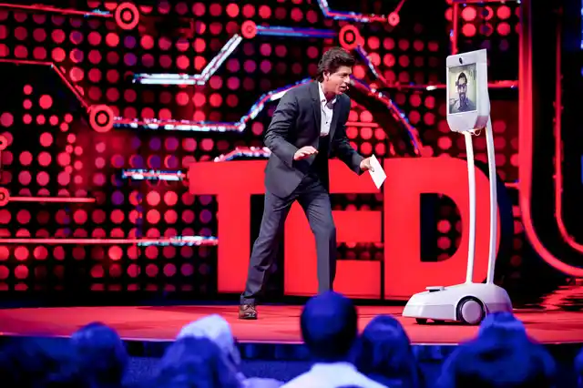 Shah Rukh has Sundar Pichai’s attention. 