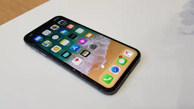 5.8-inch Super Retina OLED display on the iPhone X. 