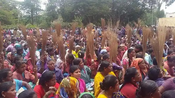 Pourakarmikas (city sweepers) protesting demanding salaries. 