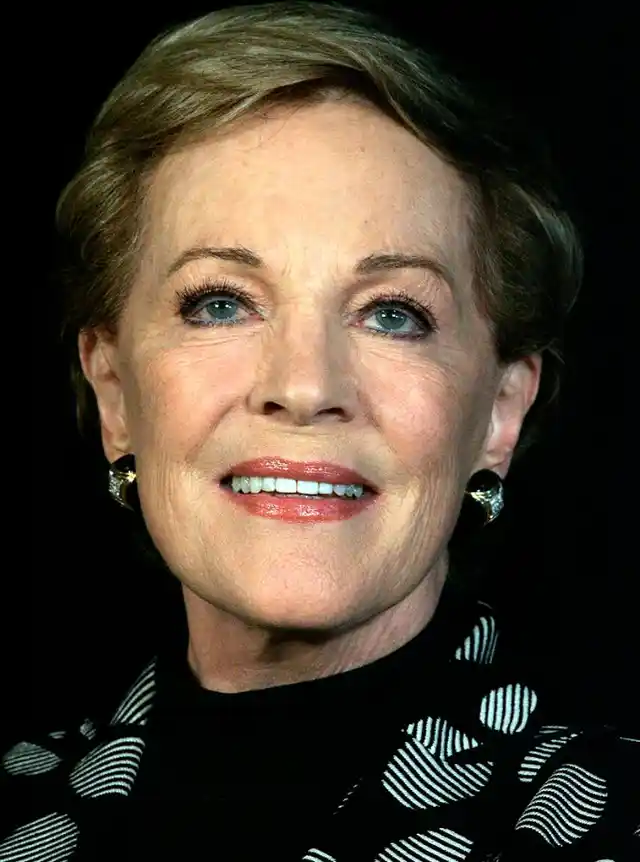 Andrews’s debut feature film, Mary Poppins (1964) won her the Oscar for the Best Actress.