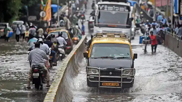 File photo of a waterlogged road in Mumbai after heavy rain<i>. (Image for representation)</i>