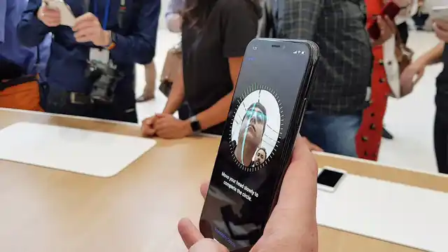 Register for Face ID on the iPhone X like this. 
