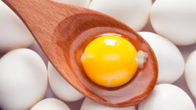 Eggs in breakfast help you keep your weight in check too!