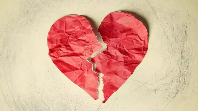 When a heart attack happens, there are abnormalities in the electrical and muscular structure of the heart.