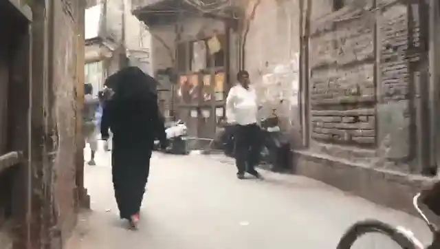 What the ally looked like before the graffiti.