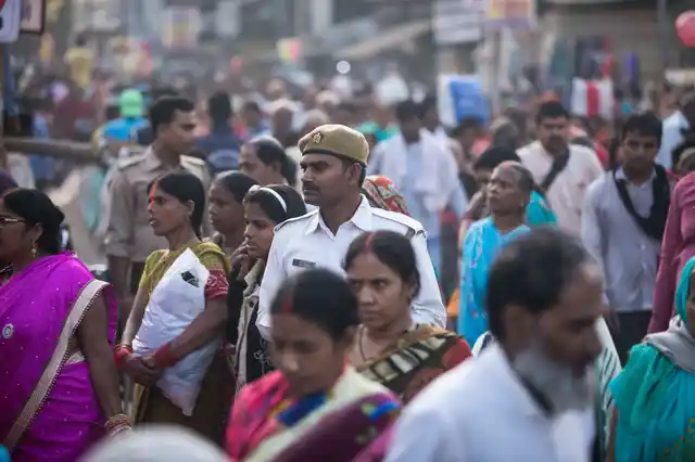 Traffic police ready to manage the crowd.
