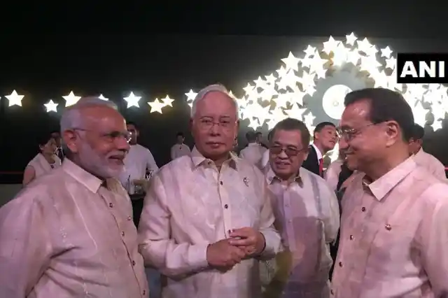 PM Modi with Chinese Premier Li Keqiang and Malaysian PM Najib Razak on the sidelines of the summit.