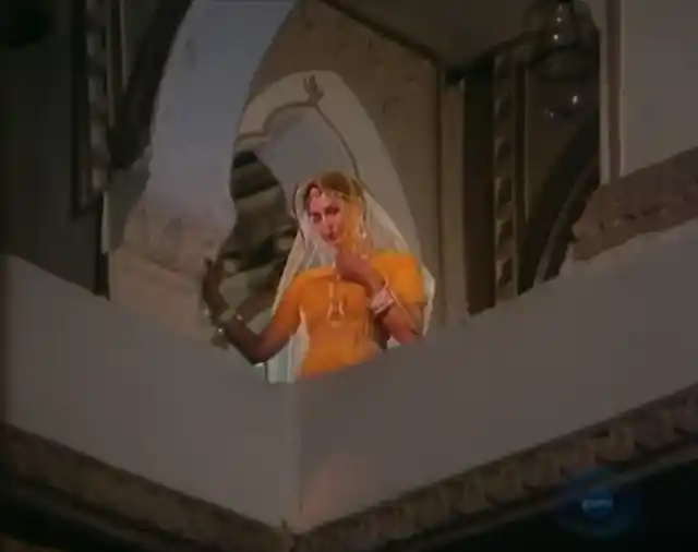 Seema Kelkar as Rani Padmavati in <i>Bharat Ek Khoj.</i>