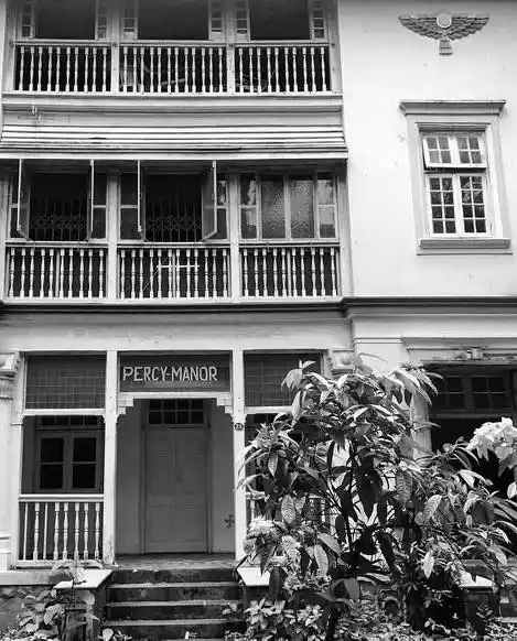 An old Parsi building in Dadar-Parsi colony. 