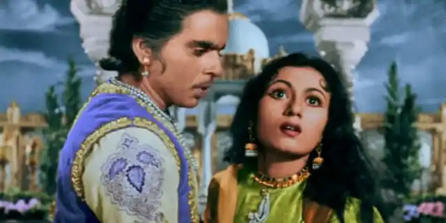 Dilip Kumar with Madhubala in <i>Mughal-e-Azam</i>. By today’s yardstick, it was the original, unadulterated case of ‘Love Jihad’.