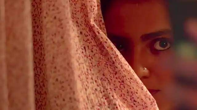 Jaya (Parvathy) dissembles the pangs of her lonely heart in <i>Qarib Qarib Singlle.</i>
