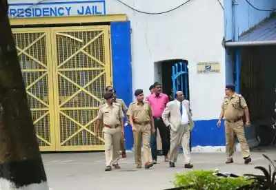 Kolkata: Justice Chinnaswamy Swaminathan Karnan walks out of the Presidency Jail after being released, in Kolkata on Dec 20, 2017. (Photo: IANS)