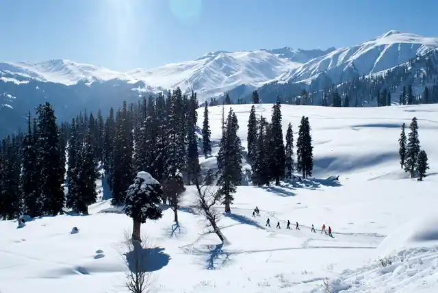 The breathtaking beauty of Kashmir makes it an ideal location to spend New Year. 
